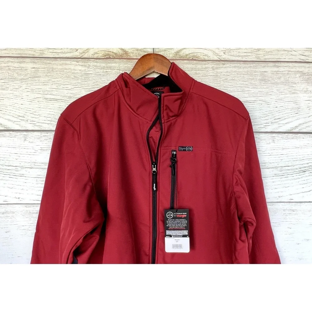 Wrangler ATG Trail Jacket Mens Size LT Red Bonded Fleece Line Trail Jacket New